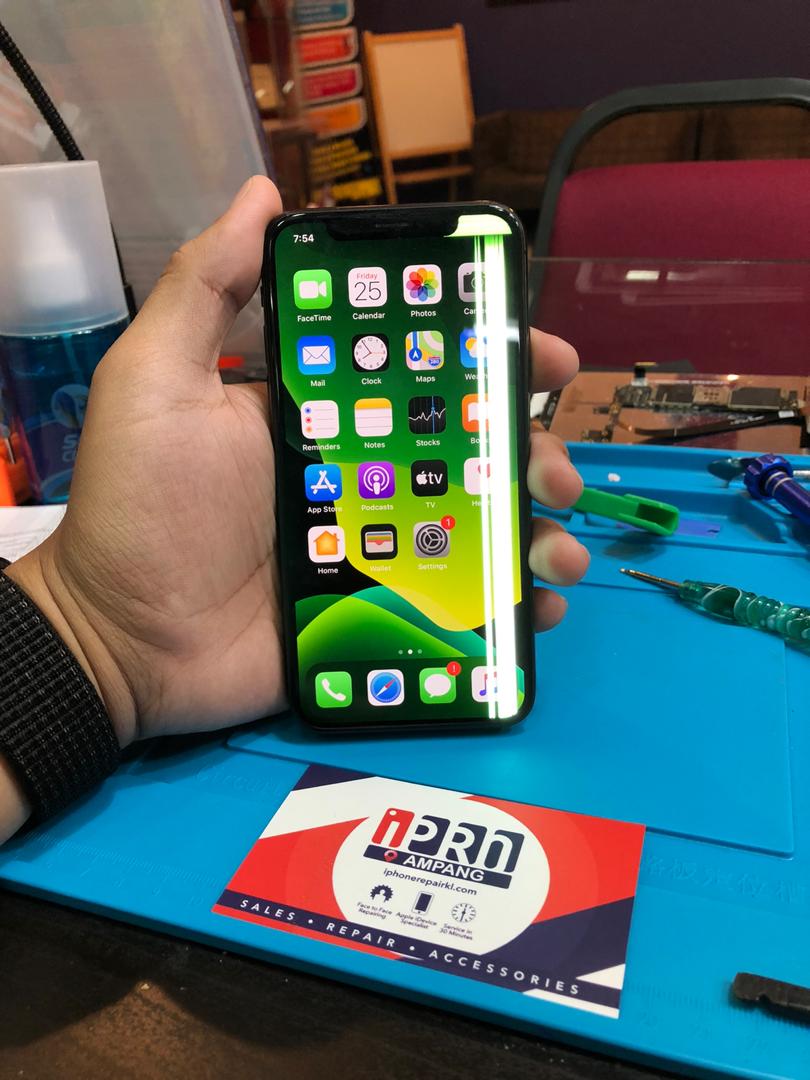 iPhone X Screen Replacement At iPro Ampang