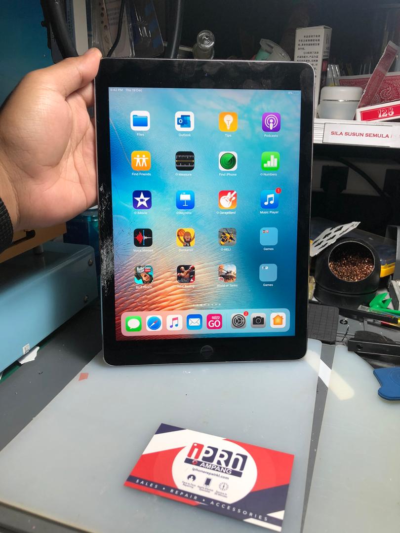 iPad Pro Screen Crack Repair At iPro Ampang
