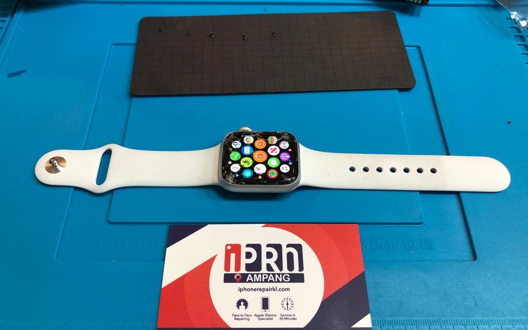 Apple Watch Screen Crack Repair At iPro Ampang KL