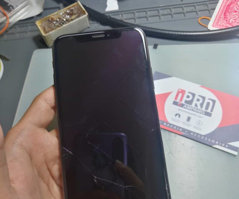 iPhone X OLED Replacement at iPro KL