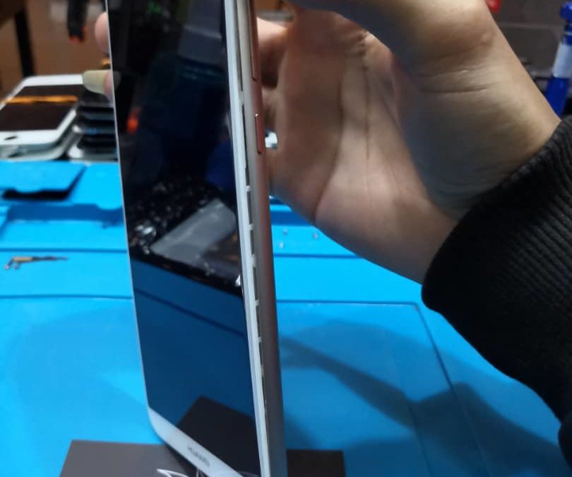 Huawei Nova 2i Battery Bloated Replacement at iPro KL