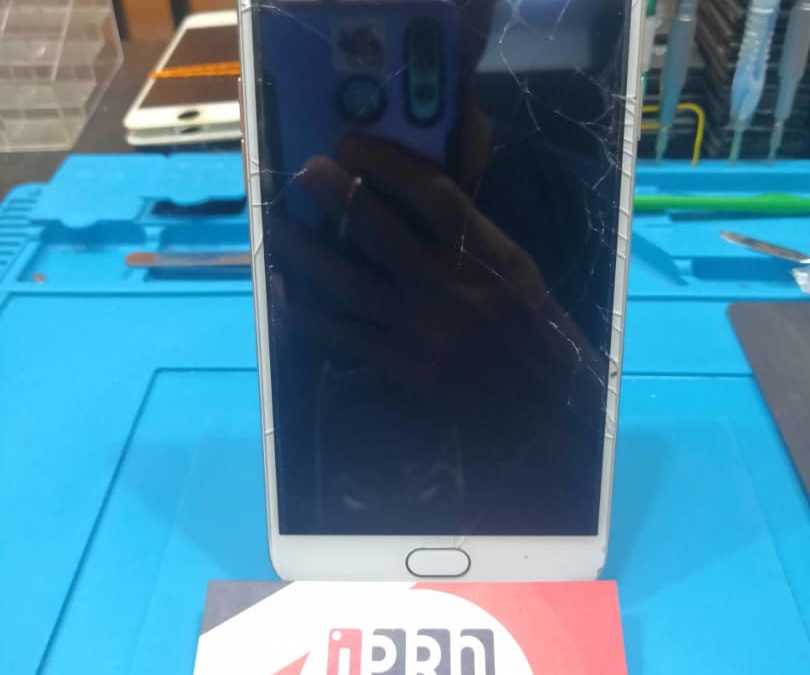 Oppo F1S LCD Replacement at iPro KL