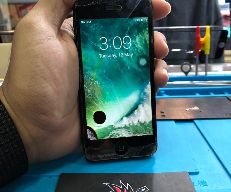 iPhone 5 LCD Replacement at iPRO KL