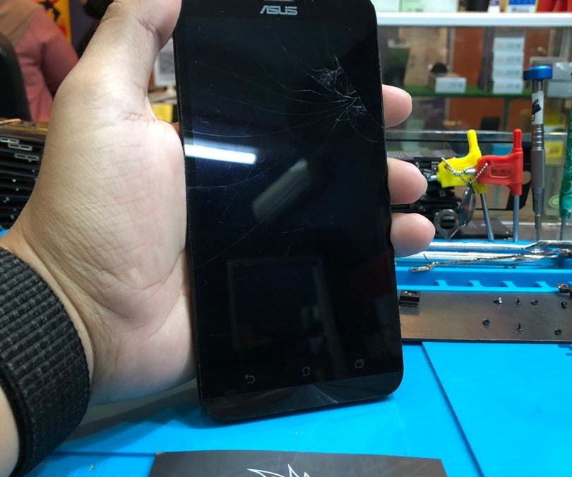 Asus Zenfone 2 LCD Replacement at iPro KL