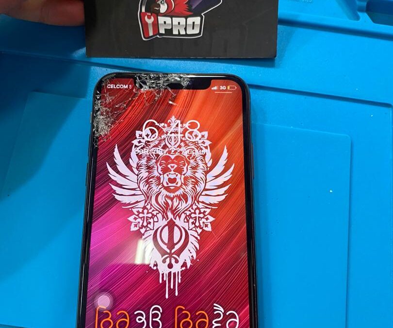 iPhone Xs OLED Screen Replacement At iPro Ampang