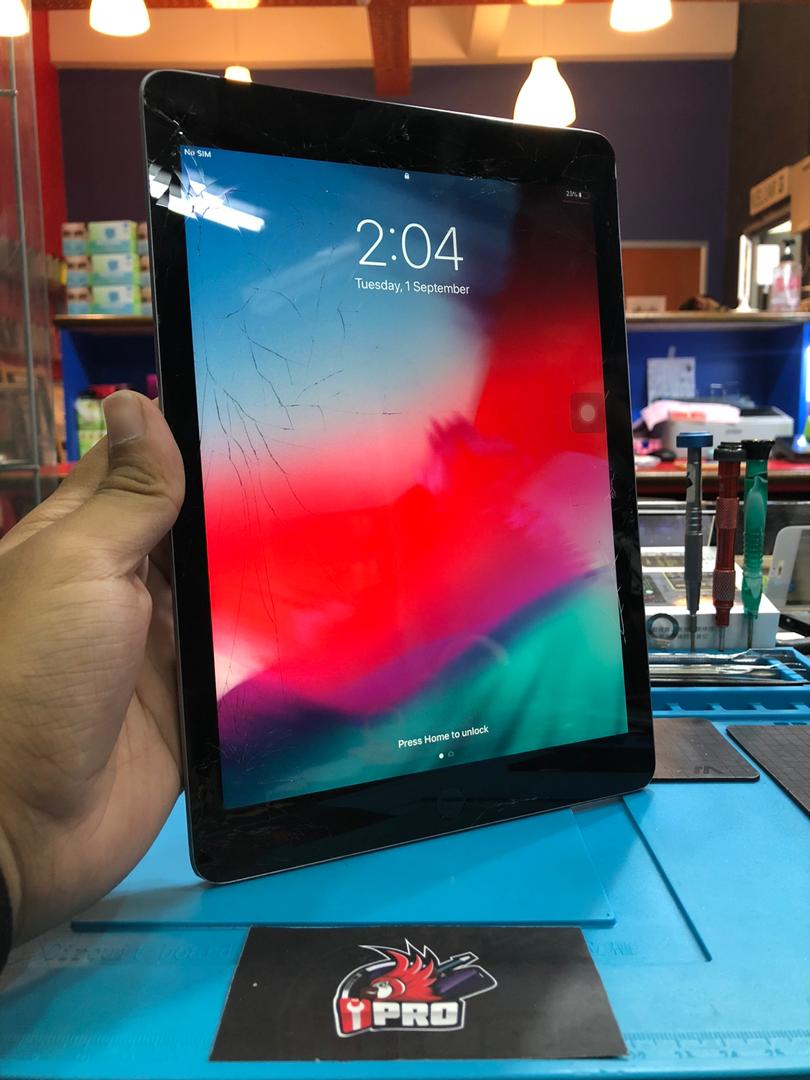 iPad 6 Touch Panel Replacement In iPro Ampang