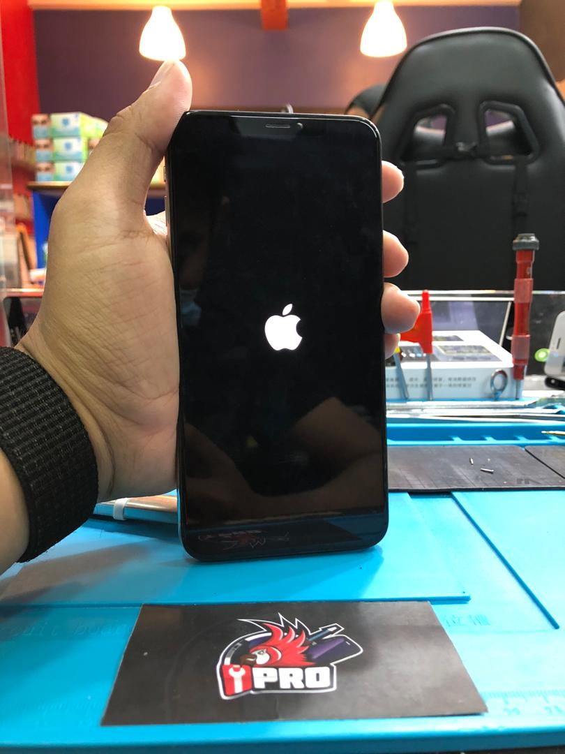 iPhone Xs Max Stuck Logo Repair In iPro Ampang