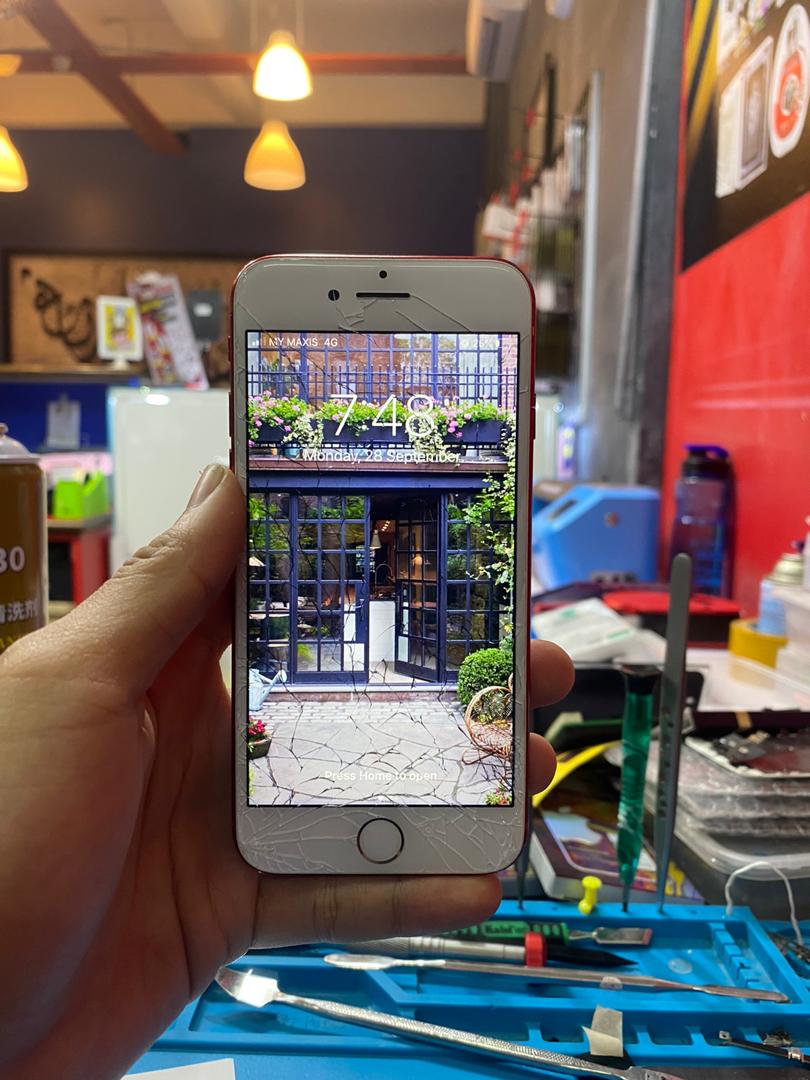 iPhone 7 Screen And Battery Replacement In iPro Ampang