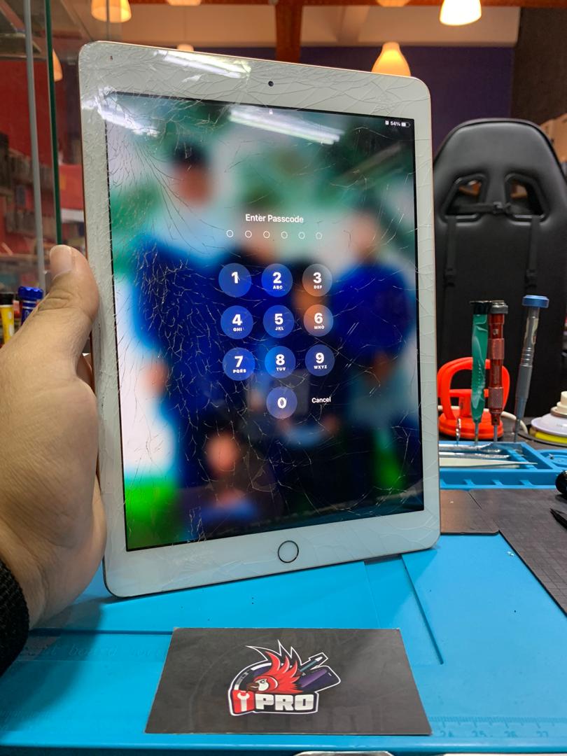 iPad 6 Screen Crack Repair In iPro Ampang