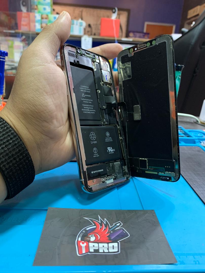 iPhone X OLED Screen Replacement At iPro Ampang