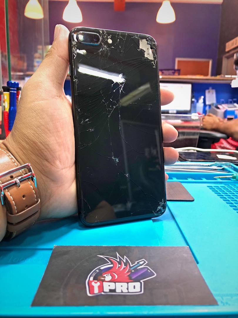 iPhone 8 Plus Backglass Crack Replacement At iPro Ampang