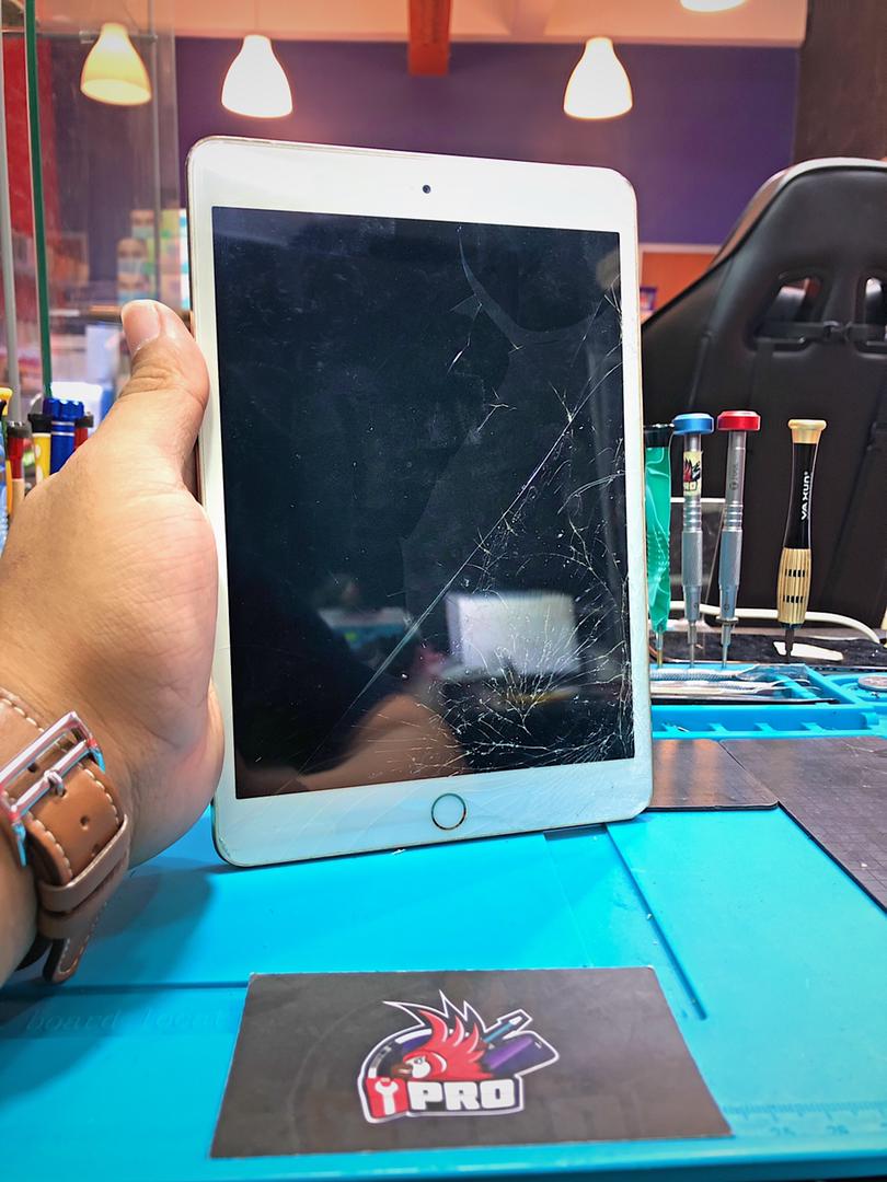 iPad Mini 3 Cracked Screen Replacement At iPro Ampang