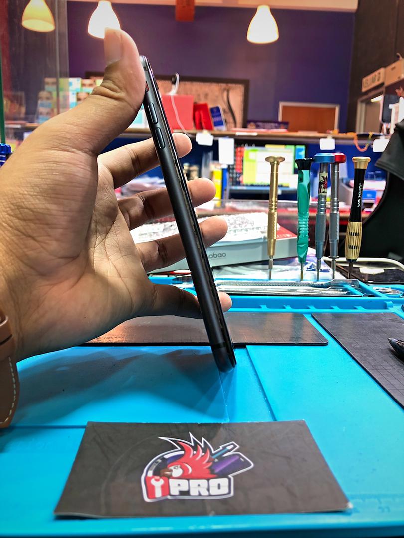 iPhone 8 Plus Battery Bloated Repair At iPro Ampang