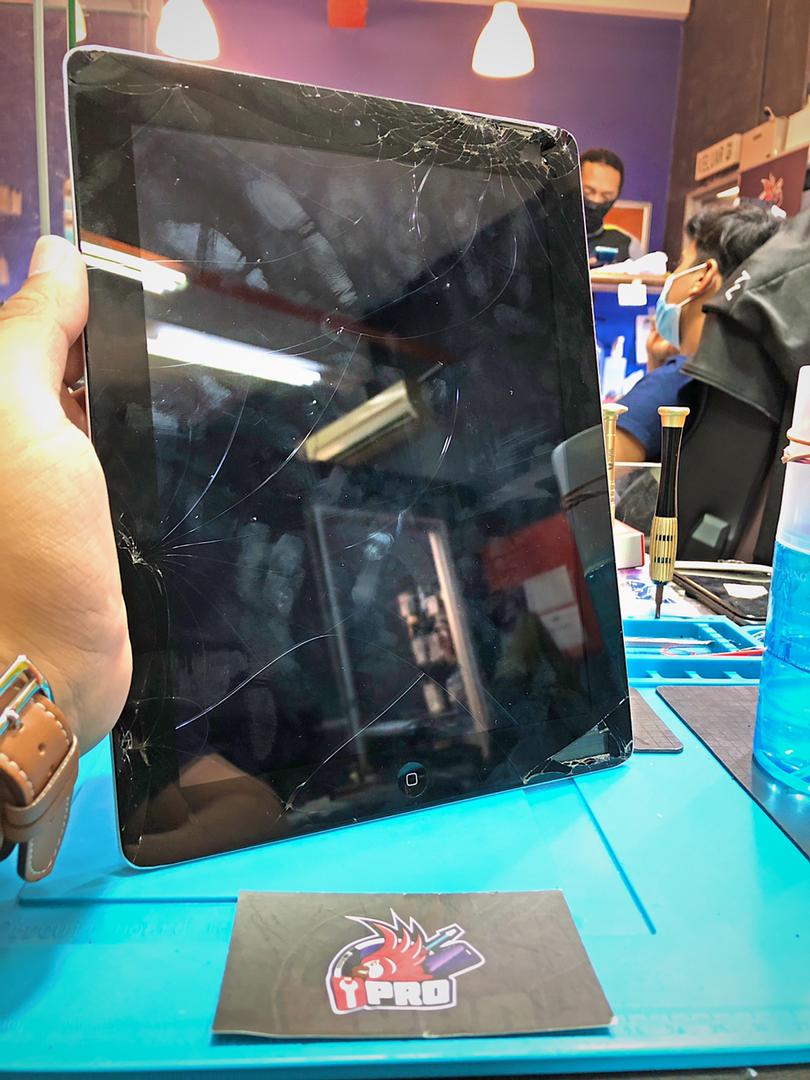 iPad 4 Screen Crack Repair At iPro Ampang