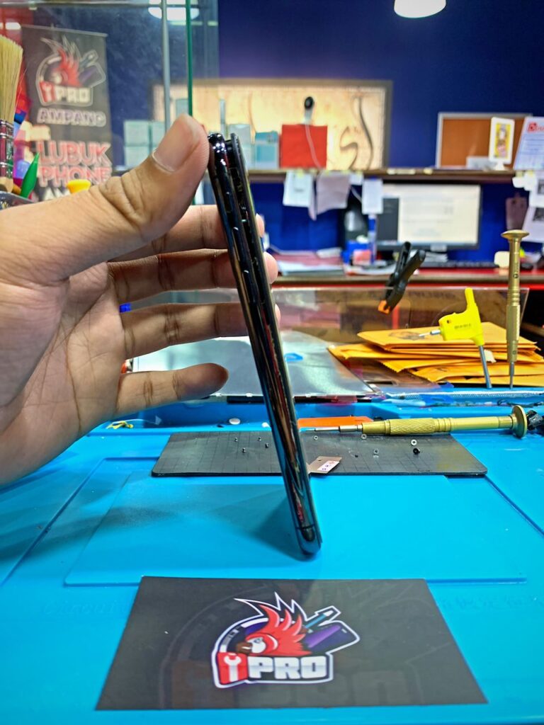 iPhone X Battery Bloated Repair In Kuala Lumpur