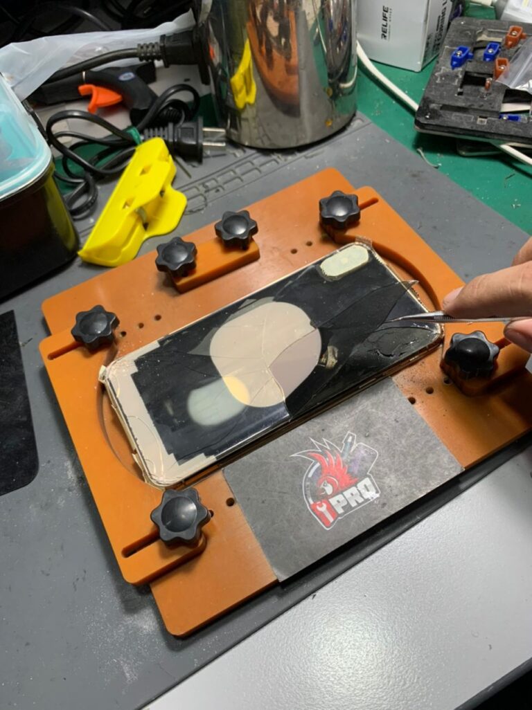 iPhone Xs Max Backglass Crack Repair In Kuala Lumpur