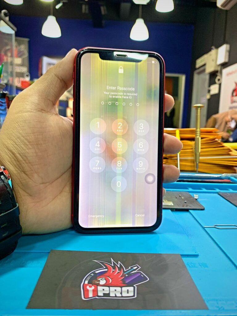 Repair iPhone 11 Screen In iPro Ampang