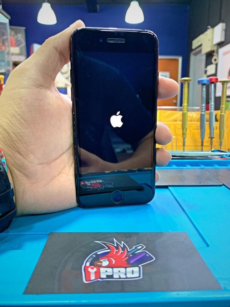 Repair iPhone 7 Stuck Apple Logo In iPro Ampang