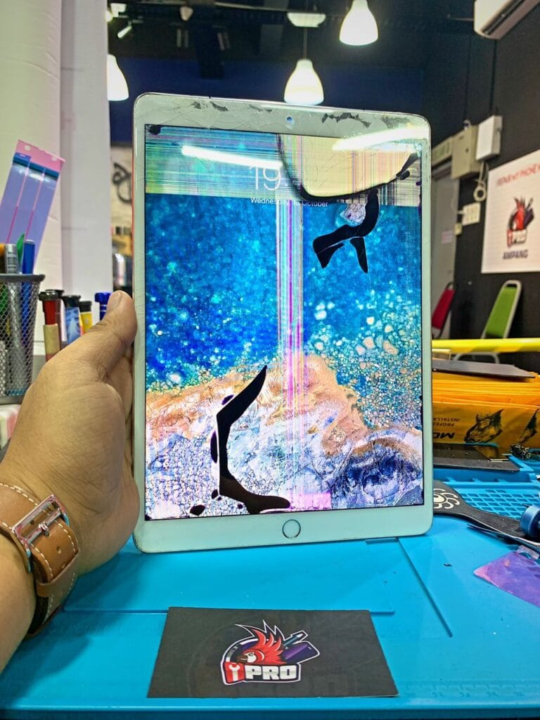 Repair iPad Pro (10.5 inch) Crack In KL