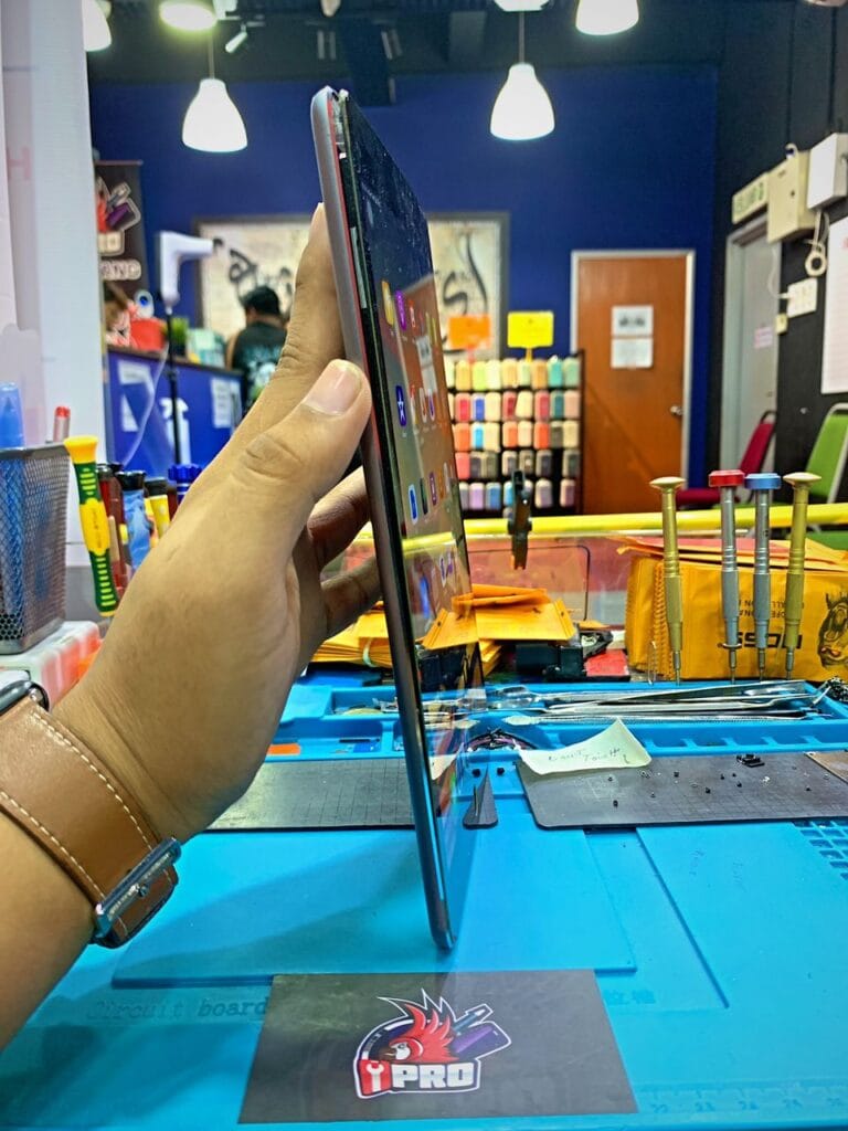 Repair iPad Air 2 Battery Bloated In KL