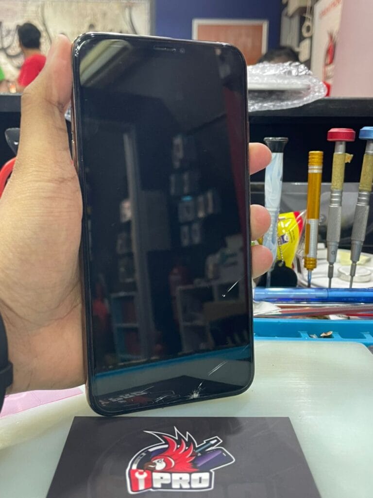 Repair iPhone Xs Max Blank Screen In KL