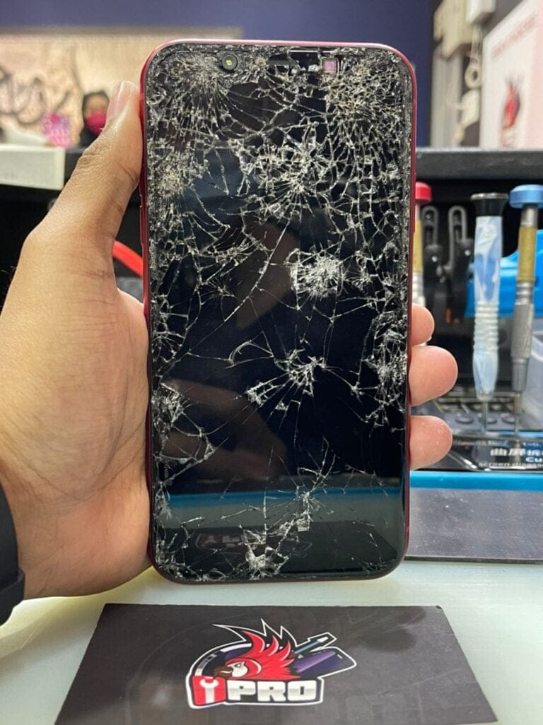 Repair iPhone Xr Screen Crack In KL