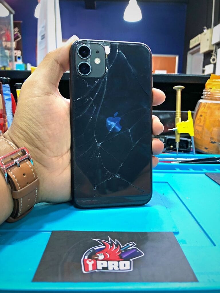 Repair iPhone 11 Backglass Crack