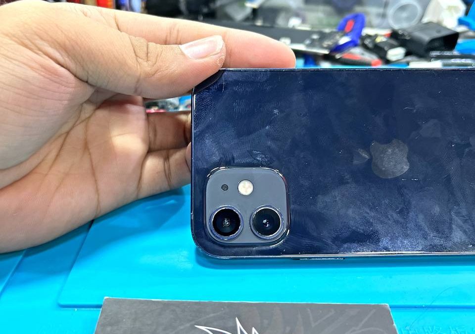 Repair iPhone 12 Camera Lens In Ampang