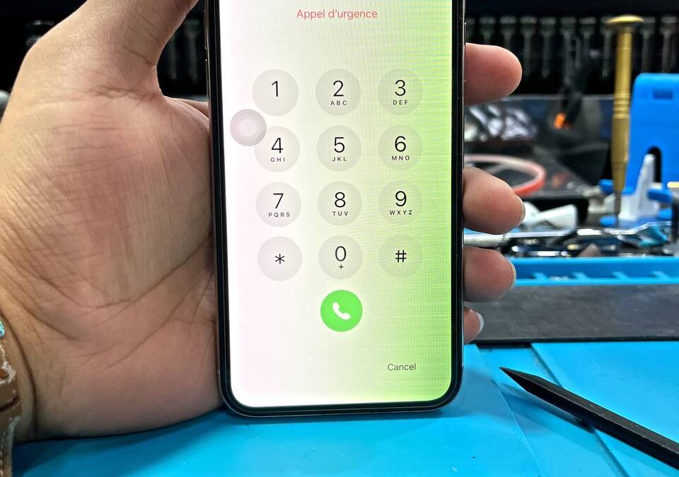 Repair iPhone X Green Screen In Ampang