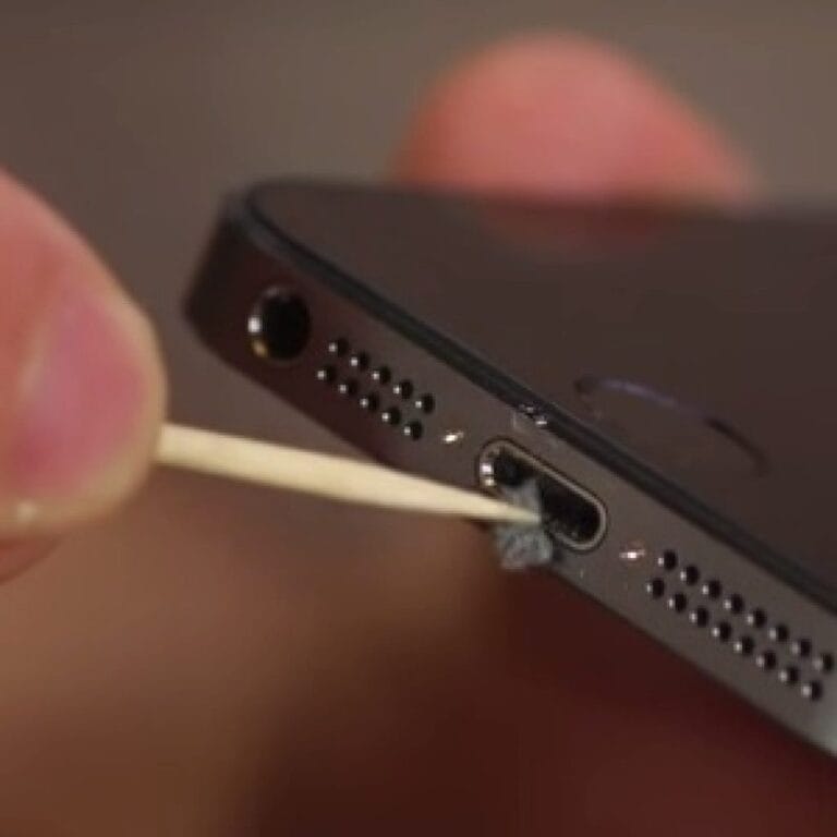 Why iPhone cannot charge?