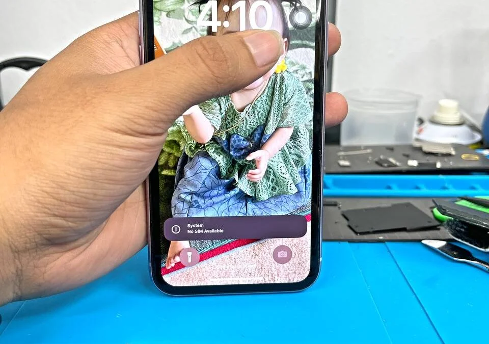 iPhone 11 Screen Replacement in 20 Minutes: Ampang