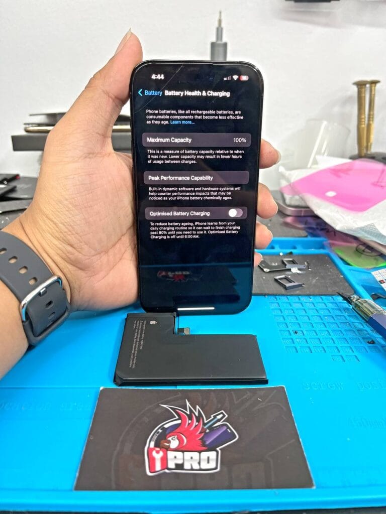 Apple genuine battery comes with 100% battery health