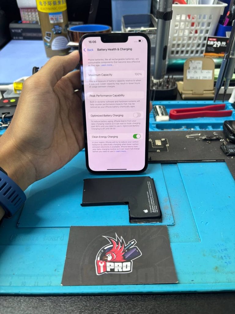 iPhone battery health is back to 100% after battery replacement