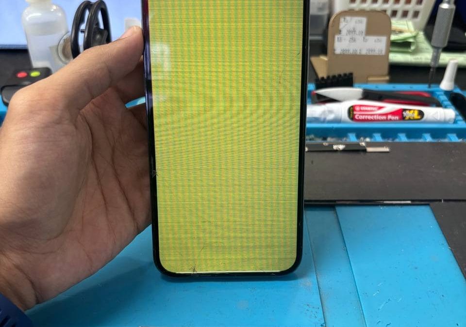 iPhone Green Screen Repair in Ampang