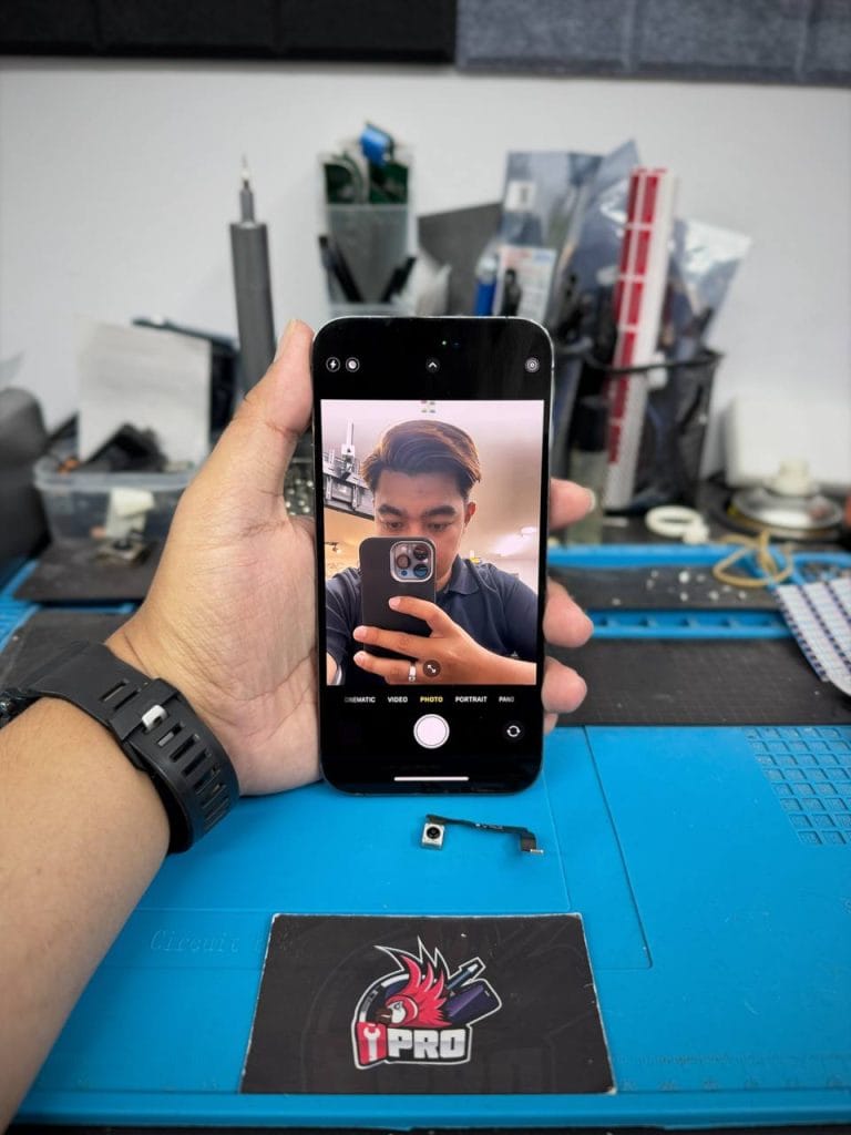 iPhone Front Camera is working 