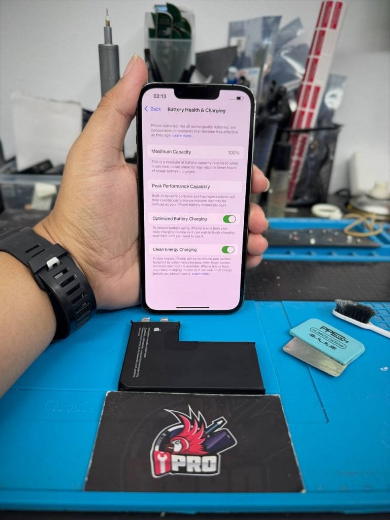 After change iPhone battery, battery health is back to 100%