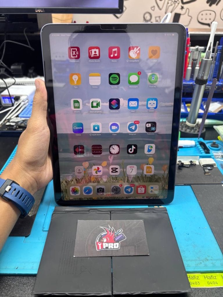 iPad battery replacement is completed 