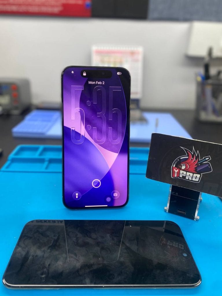Change iPhone screen OLED in Kl
