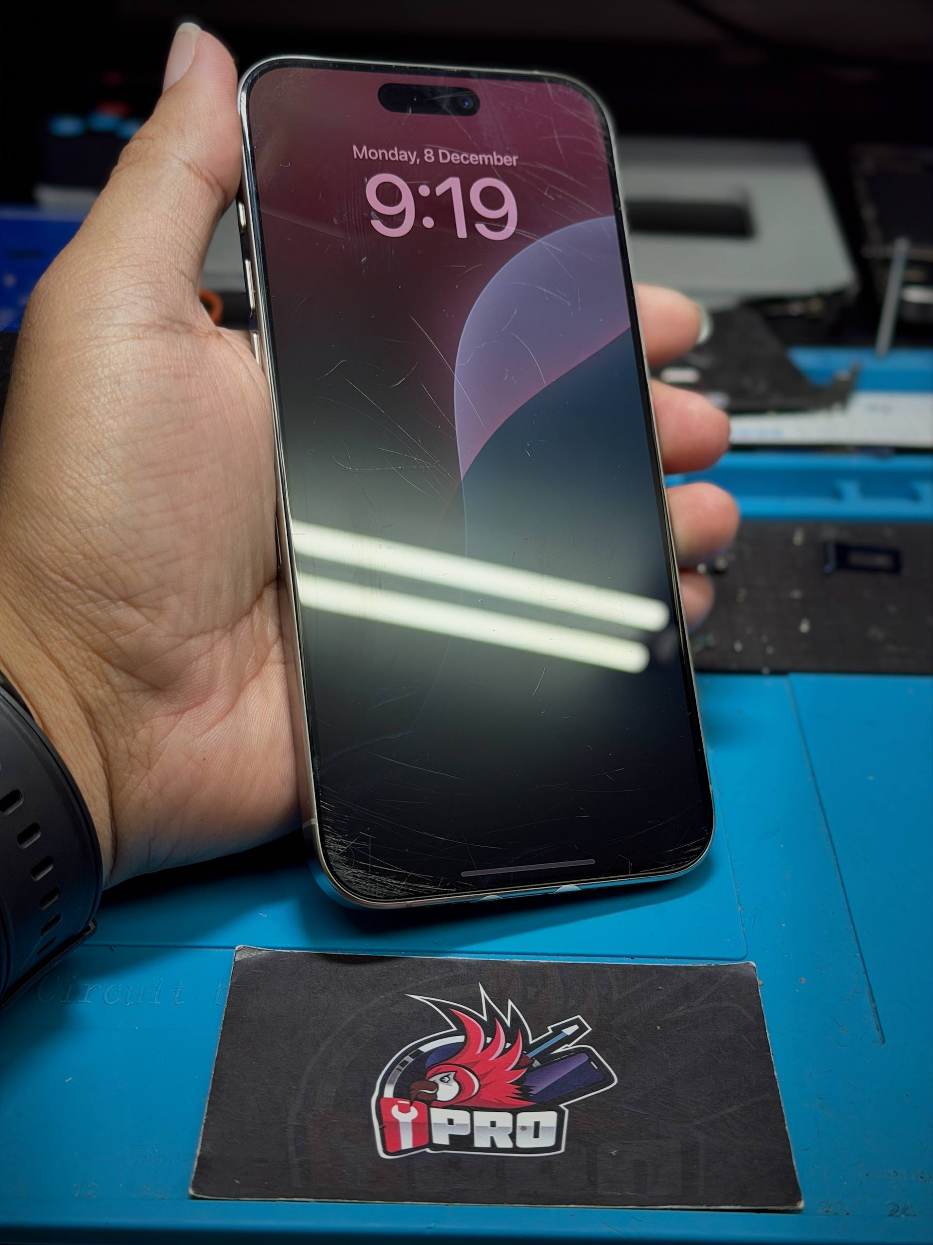 Change iPhone screen glass in KL 